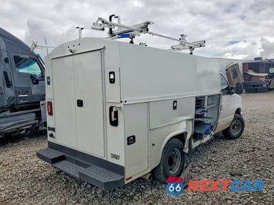 Trzecie zdjęcie samochodu z tyłu: 2024 FORD ECONOLINE E350 SUPER DUTY CUTAWAY VAN VIN:1FDWE3FN0RDD11462 - miniatura