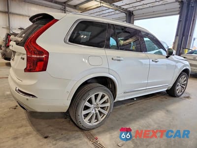 Trzecie zdjęcie samochodu z tyłu: 2016 VOLVO XC90 T6 VIN:YV4A22PL9G1014474 - miniatura