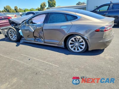 Drugie zdjęcie samochodu z przodu: 2016 TESLA MODEL S VIN:5YJSA1E2XGF149808 - miniatura