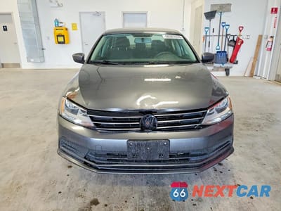 Piąte zdjęcie samochodu w środku: 2017 VOLKSWAGEN JETTA S VIN:3VW167AJXHM286142 - miniatura