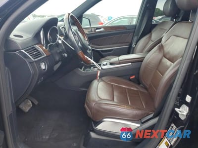 Zdjęcie 7 z 13 samochodu: 2015 MERCEDES-BENZ GL 550 4MATIC VIN:4JGDF7DE5FA456010 - miniatura