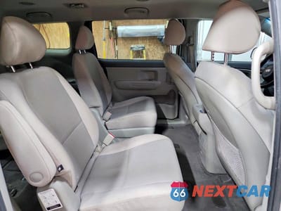 Zdjęcie 11 z 13 samochodu: 2017 KIA SEDONA LX VIN:KNDMB5C14H6242411 - miniatura