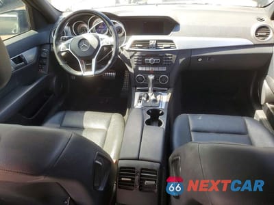 Zdjęcie 8 z 12 samochodu: 2014 MERCEDES-BENZ C 250 VIN:WDDGF4HB3EG236351 - miniatura