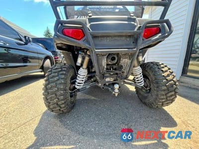 Zdjęcie 9 z 15 samochodu: 2014 POLARIS RZR VIN:4XAXE7EAXEF270052 - miniatura