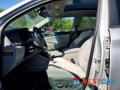 Zdjęcie 7 z 13 samochodu: 2018 HYUNDAI TUCSON VALUE VIN:KM8J3CA2XJU797683 - miniatura