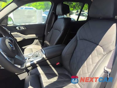 Zdjęcie 11 z 15 samochodu: 2026 BMW X5 XDRIVE50E VIN:5UX43EU02T9389965 - miniatura