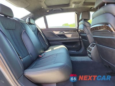 Zdjęcie 10 z 12 samochodu: 2017 BMW 750 XI VIN:WBA7F2C53HG421811 - miniatura
