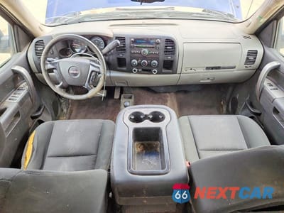 Zdjęcie 8 z 12 samochodu: 2013 GMC SIERRA K1500 SL VIN:1GTR2UEA0DZ229676 - miniatura