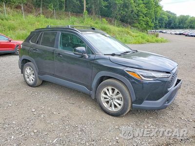 Czwarte zdjęcie samochodu z boku: 2022 TOYOTA COROLLA CROSS LE VIN:7MUCAABG9NV019456 - miniatura