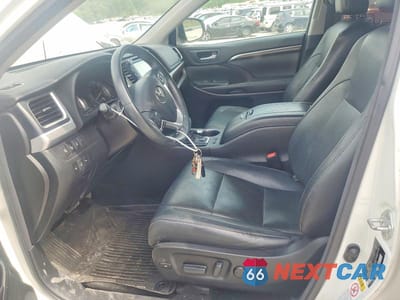 Zdjęcie 7 z 13 samochodu: 2016 TOYOTA HIGHLANDER LIMITED PLATINUM VIN:5TDDKRFHXGS320334 - miniatura