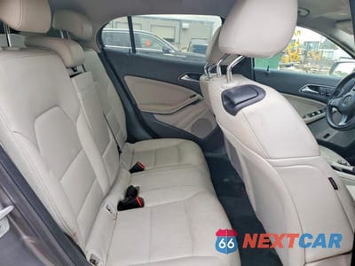 Zdjęcie 10 z 12 samochodu: 2016 MERCEDES-BENZ GLA 250 VIN:WDCTG4EB1GJ224807 - miniatura