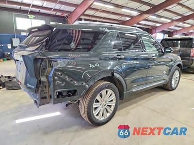 Trzecie zdjęcie samochodu z tyłu: 2021 FORD EXPLORER KING RANCH VIN:1FM5K8LC5MGC16682 - miniatura