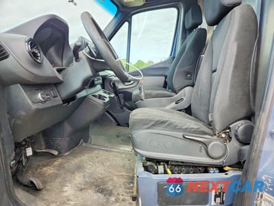 Zdjęcie 7 z 13 samochodu: 2019 MERCEDES BENZ SPRINTER 2500 DELIVERY VAN VIN:WD4PF0CD3KT004322 - miniatura