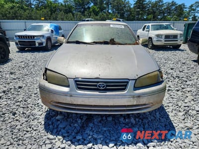 Piąte zdjęcie samochodu w środku: 2000 TOYOTA CAMRY LE VIN:4T1BG28K2YU656111 - miniatura