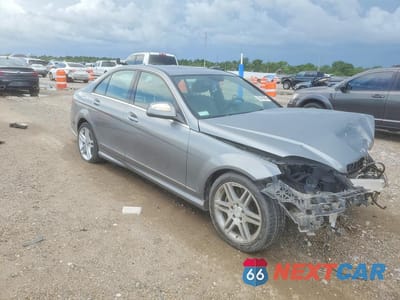 Czwarte zdjęcie samochodu z boku: 2008 MERCEDES-BENZ C 350 VIN:WDDGF56X68F128711 - miniatura