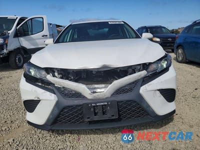 Piąte zdjęcie samochodu w środku: 2019 TOYOTA CAMRY SE VIN:4T1B11HK2KU832142 - miniatura
