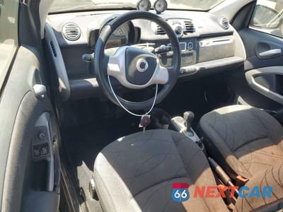 Zdjęcie 8 z 12 samochodu: 2016 SMART FORTWO VIN:WMEEJ9AA5GK844839 - miniatura