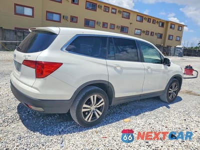 Trzecie zdjęcie samochodu z tyłu: 2018 HONDA PILOT EX VIN:5FNYF5H36JB020026 - miniatura