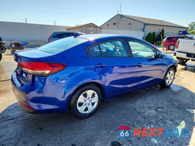 Trzecie zdjęcie samochodu z tyłu: 2017 KIA FORTE LX VIN:3KPFK4A76HE056499 - miniatura