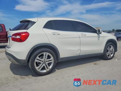 Trzecie zdjęcie samochodu z tyłu: 2018 MERCEDES-BENZ GLA 250 4MATIC VIN:WDCTG4GB5JJ464169 - miniatura