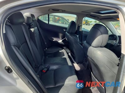 Zdjęcie 10 z 12 samochodu: 2007 LEXUS IS 250 VIN:JTHBK262475042612 - miniatura