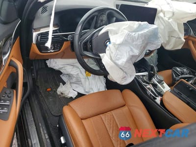 Zdjęcie 8 z 12 samochodu: 2021 BMW 530 XI VIN:WBA13BJ02MWX19403 - miniatura