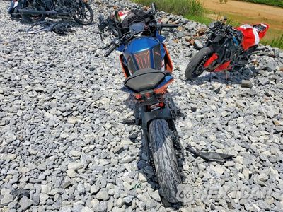 Czwarte zdjęcie samochodu z boku: 2024 KTM 390 RC VIN:MD2JYJ401RN209920 - miniatura