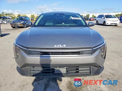 Piąte zdjęcie samochodu w środku: 2025 KIA K4 LXS VIN:3KPFT4DE3SE029520 - miniatura