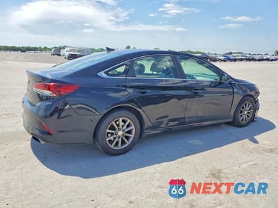 Trzecie zdjęcie samochodu z tyłu: 2018 HYUNDAI SONATA SE VIN:5NPE24AF0JH621897 - miniatura