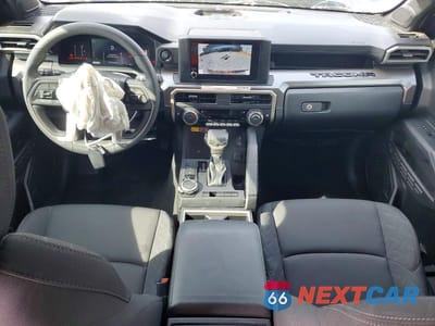 Zdjęcie 8 z 13 samochodu: 2024 TOYOTA TACOMA SR5 VIN:3TYLB5JN4RT024539 - miniatura