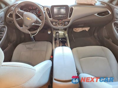Zdjęcie 8 z 12 samochodu: 2017 CHEVROLET MALIBU LT VIN:1G1ZE5ST7HF158947 - miniatura