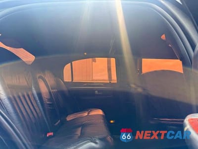 Zdjęcie 6 z 14 samochodu: 2005 LINCOLN TOWN CAR EXECUTIVE VIN:1L1FM88W85Y609574 - miniatura