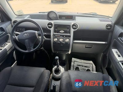 Zdjęcie 9 z 10 samochodu: 2004 TOYOTA SCION XB VIN:JTLKT334640161379 - miniatura