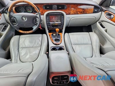 Zdjęcie 8 z 12 samochodu: 2004 JAGUAR VANDENPLAS VIN:SAJWA74CX4SG15058 - miniatura
