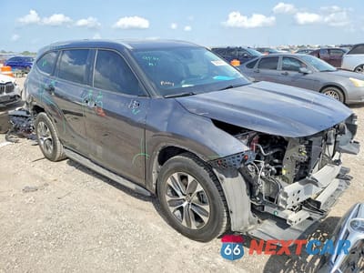 Czwarte zdjęcie samochodu z boku: 2024 TOYOTA HIGHLANDER XLE VIN:5TDKDRAH8RS539854 - miniatura