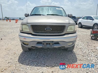 Piąte zdjęcie samochodu w środku: 2003 FORD F-150 VIN:1FTRW08L73KD56670 - miniatura
