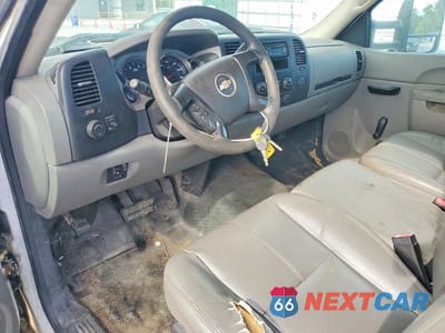 Zdjęcie 8 z 12 samochodu: 2013 CHEVROLET SILVERADO C3500 VIN:1GB3CZC88DF181740 - miniatura