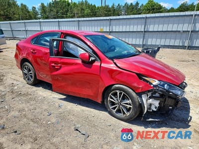 Czwarte zdjęcie samochodu z boku: 2023 KIA FORTE LXS VIN:3KPF24AD2PE658739 - miniatura