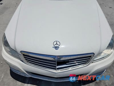 Zdjęcie 11 z 12 samochodu: 2013 MERCEDES-BENZ C 250 VIN:WDDGF4HB4DA783145 - miniatura