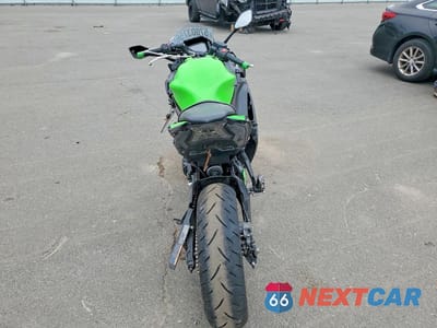 Czwarte zdjęcie samochodu z boku: 2022 KAWASAKI EX650 M VIN:ML5EXEM18NDA65287 - miniatura