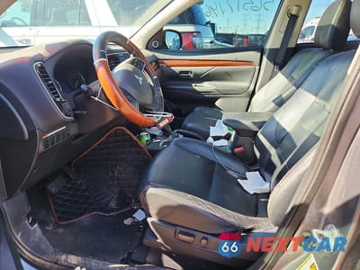 Zdjęcie 7 z 12 samochodu: 2014 MITSUBISHI OUTLANDER SE VIN:JA4AD3A32EZ002249 - miniatura