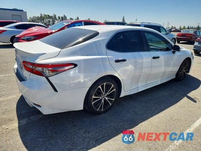 Trzecie zdjęcie samochodu z tyłu: 2018 TOYOTA CAMRY SE VIN:JTNB11HK7J3072424 - miniatura