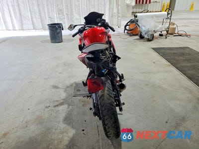 Czwarte zdjęcie samochodu z boku: 2015 YAMAHA YZFR3 VIN:MH3RH06Y2FK005907 - miniatura