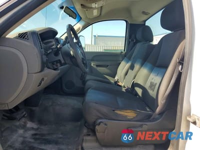 Zdjęcie 7 z 12 samochodu: 2012 CHEVROLET SILVERADO C2500 HEAVY DUTY VIN:1GC0CVC80CF172231 - miniatura