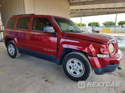 Czwarte zdjęcie samochodu z boku: 2014 JEEP PATRIOT SPORT VIN:1C4NJPBB1ED917376 - miniatura