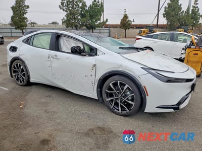 Czwarte zdjęcie samochodu z boku: 2024 TOYOTA PRIUS PRIME XSE VIN:JTDACACU7R3033251 - miniatura
