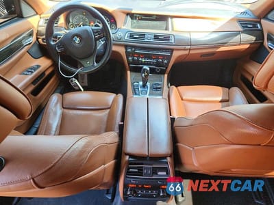 Zdjęcie 8 z 12 samochodu: 2015 BMW 750 LXI VIN:WBAYF8C55FD654367 - miniatura