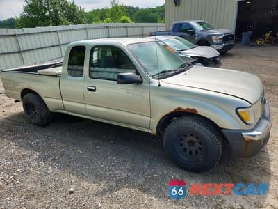 Piąte zdjęcie samochodu w środku: 2000 TOYOTA TACOMA XTRACAB VIN:5TEVL52N8YZ704218 - miniatura