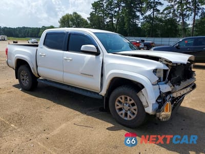 Czwarte zdjęcie samochodu z boku: 2017 TOYOTA TACOMA SR5 V6 VIN:5TFCZ5AN1HX085377 - miniatura