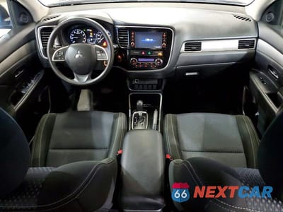 Zdjęcie 8 z 13 samochodu: 2018 MITSUBISHI OUTLANDER SE VIN:JA4AZ3A37JZ061597 - miniatura